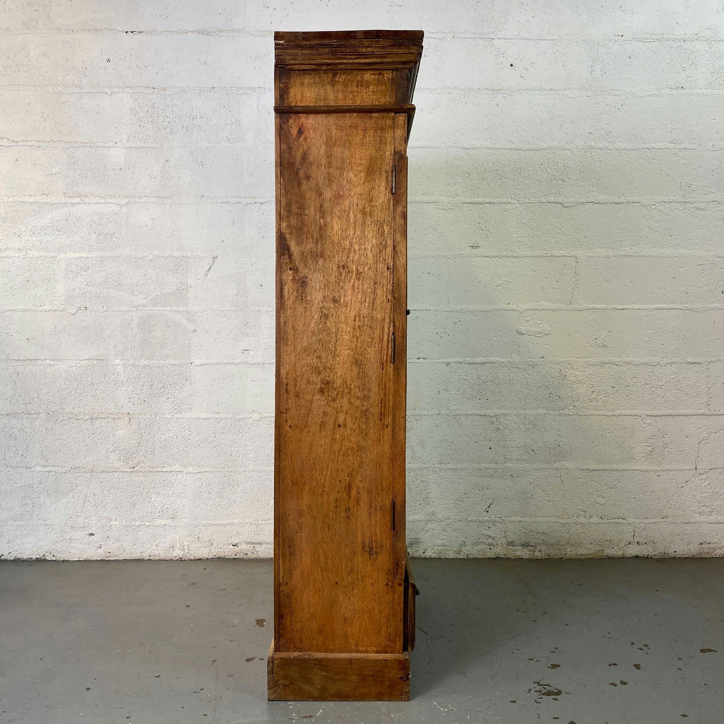 Ancienne armoire en bois