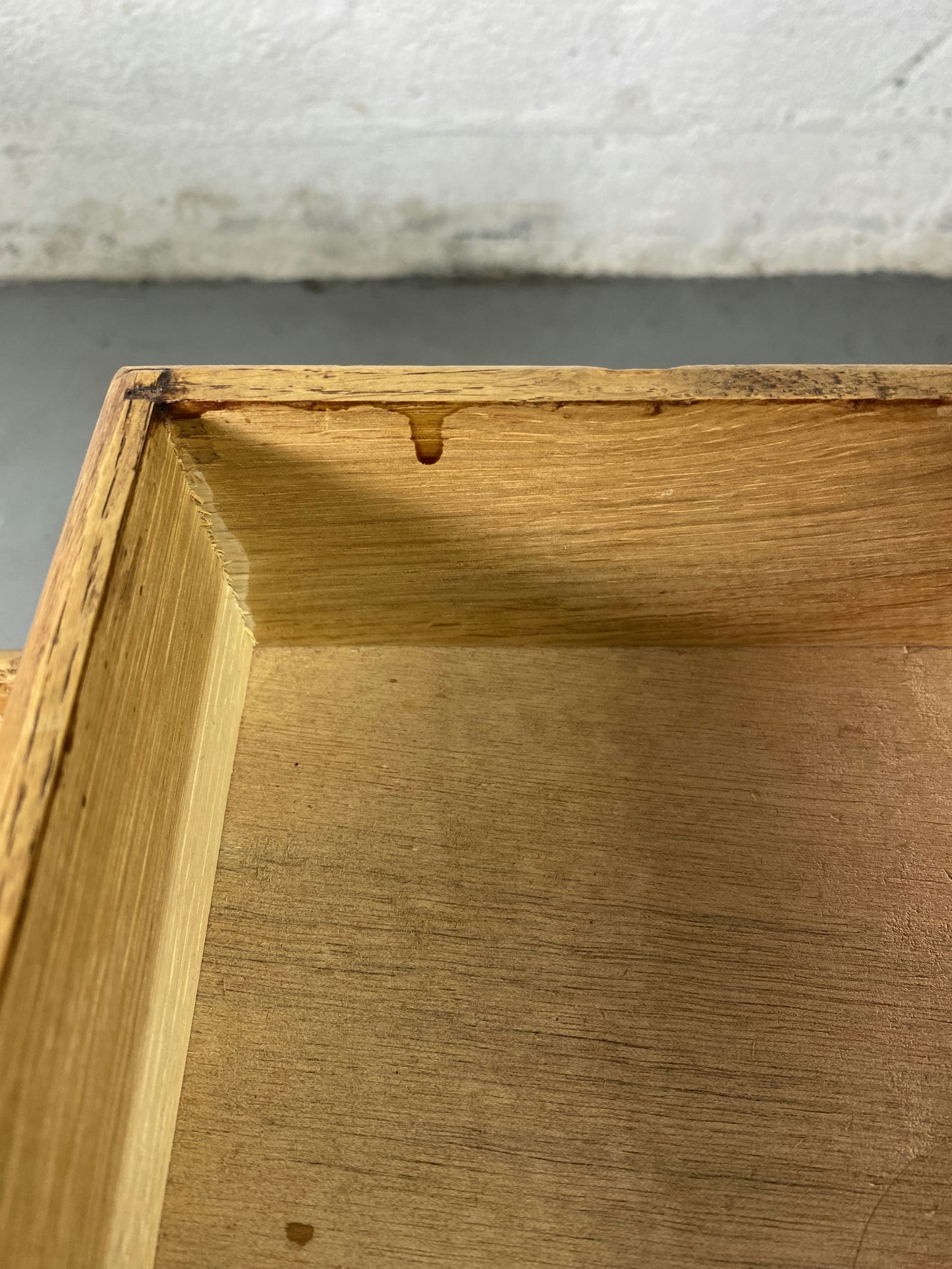 Travailleuse en bois