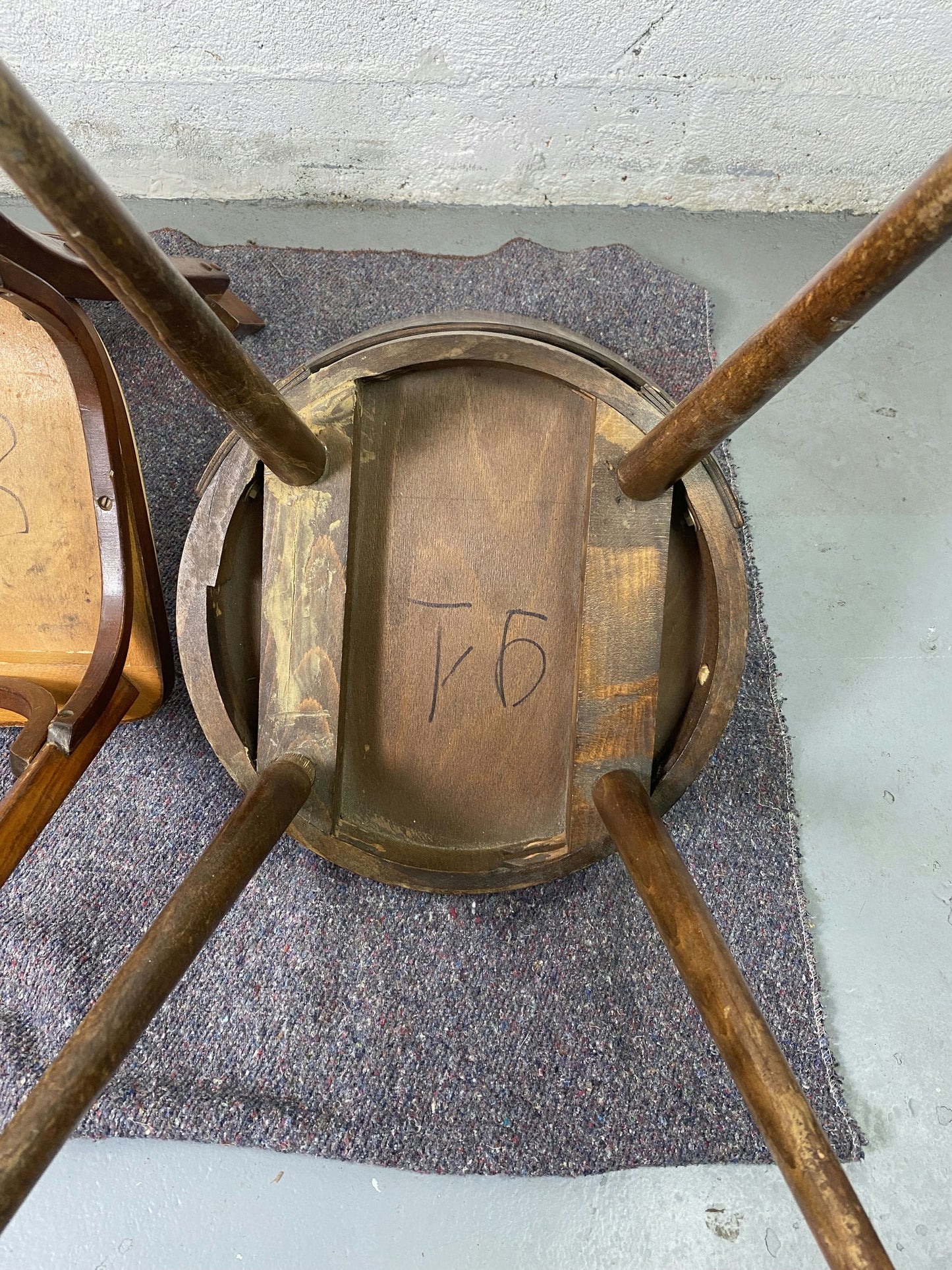 Lot de 3 chaises bistrot dépareillés et abîmés