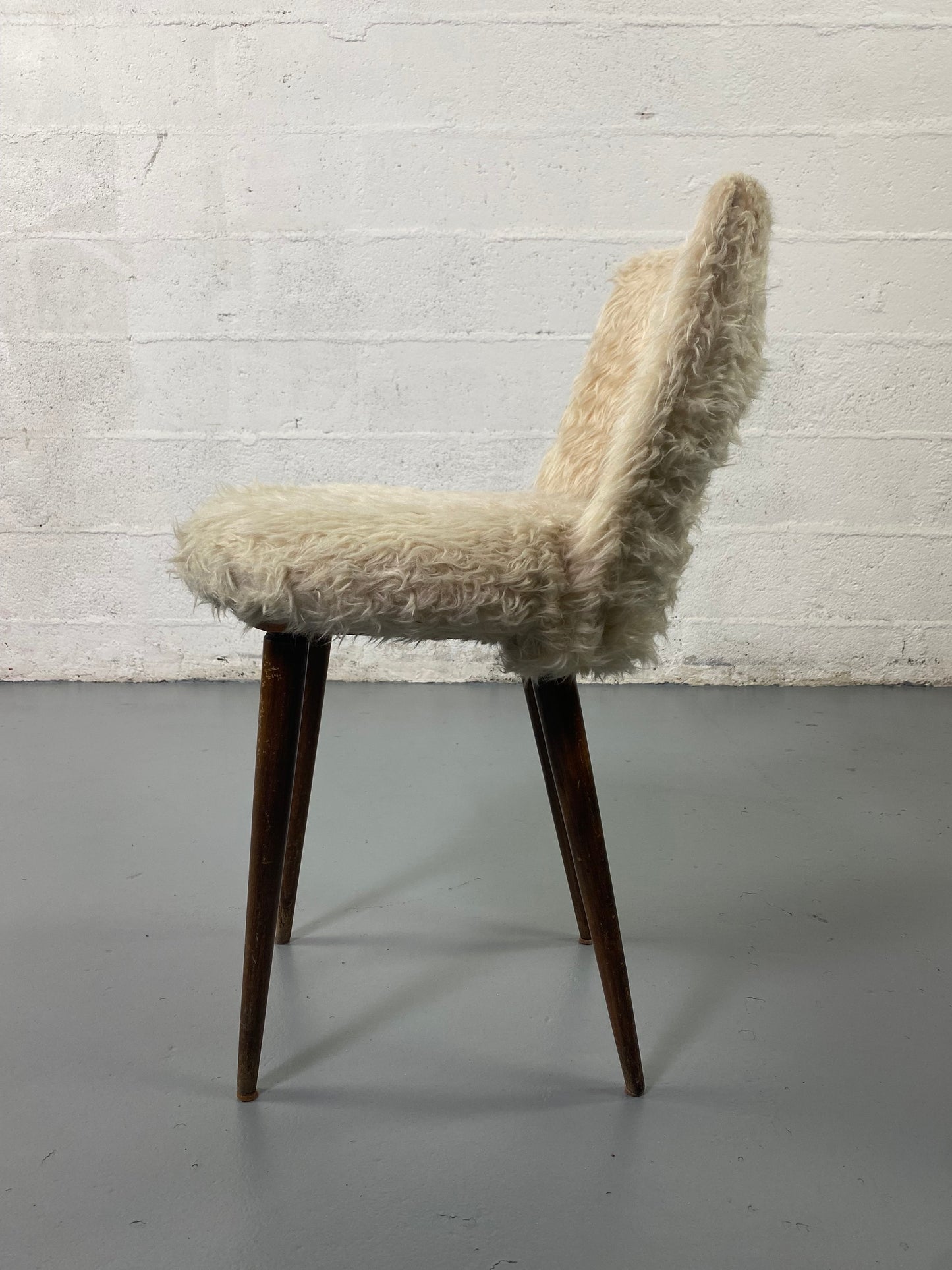 Chaise moumoute vintage année 70
