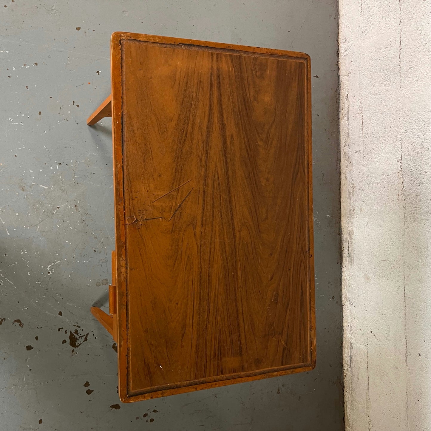 Bureau d’école en bois