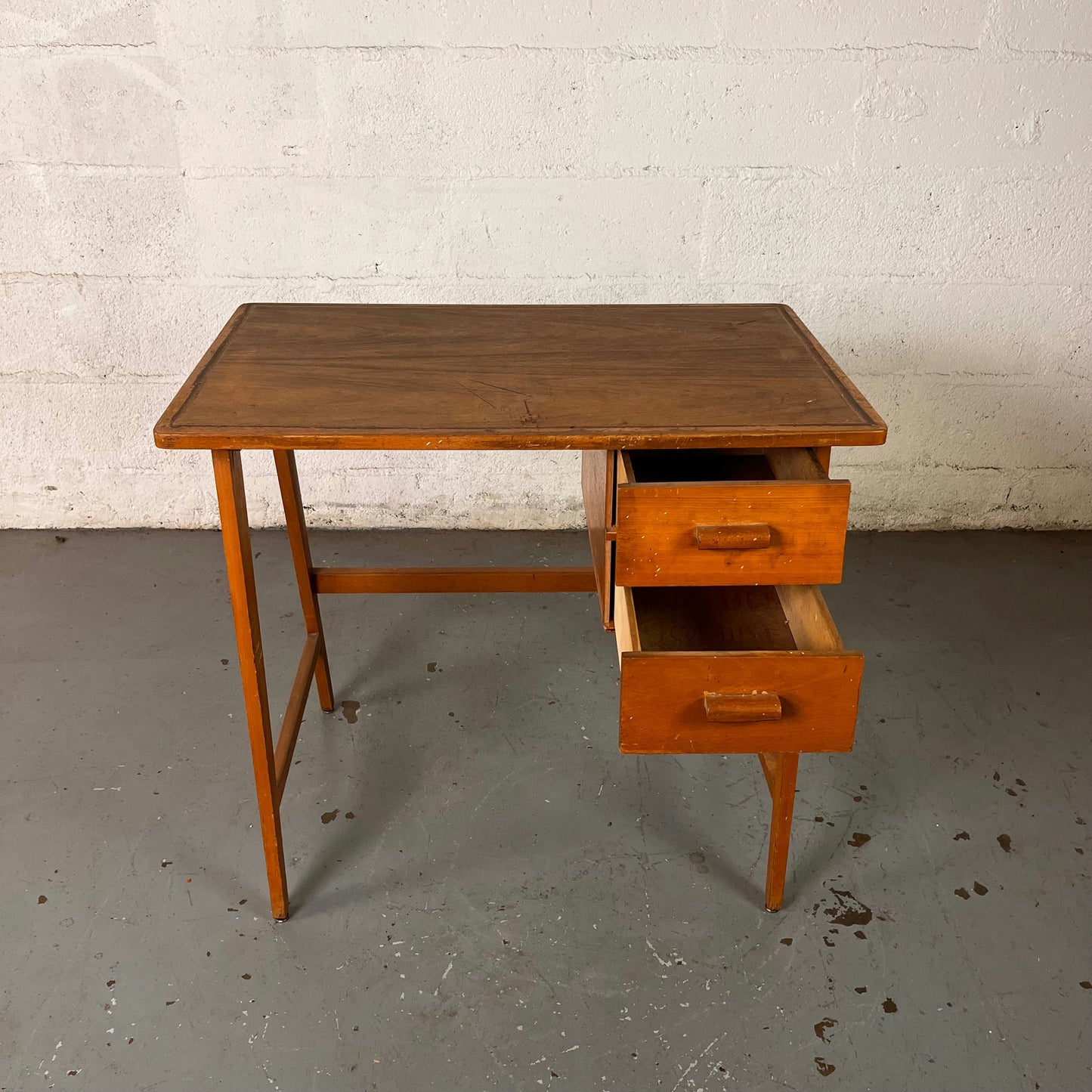 Bureau d’école en bois
