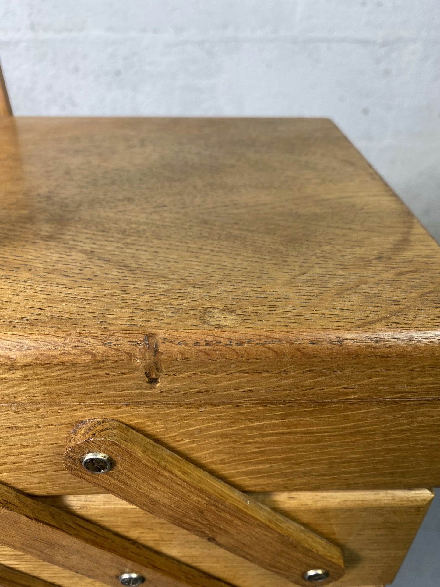 Travailleuse en bois