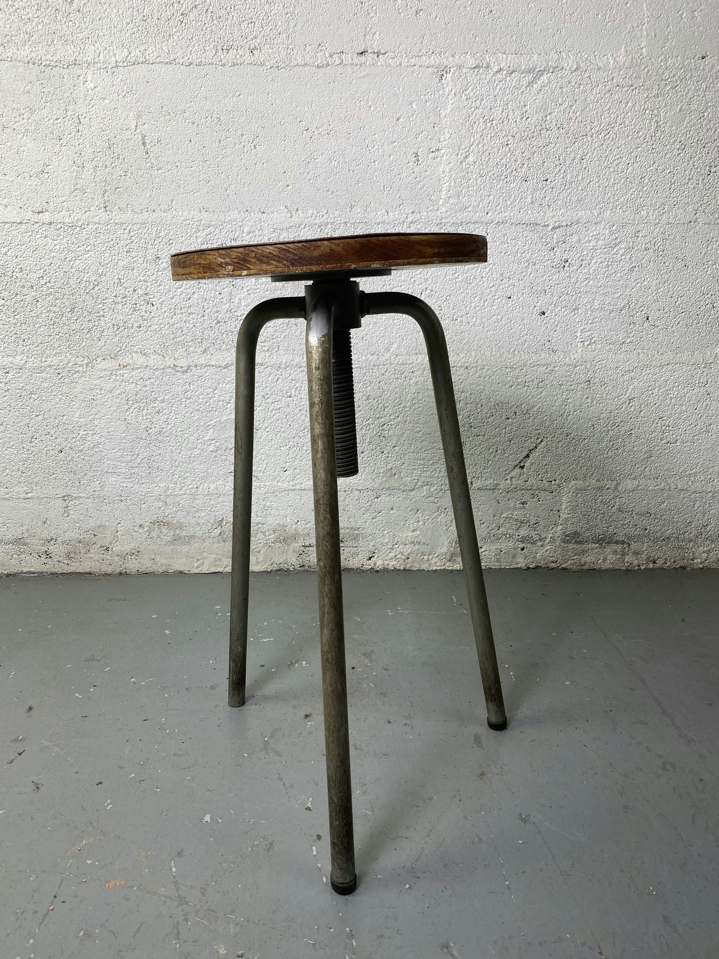 Tabouret Industriel tripode à Vis