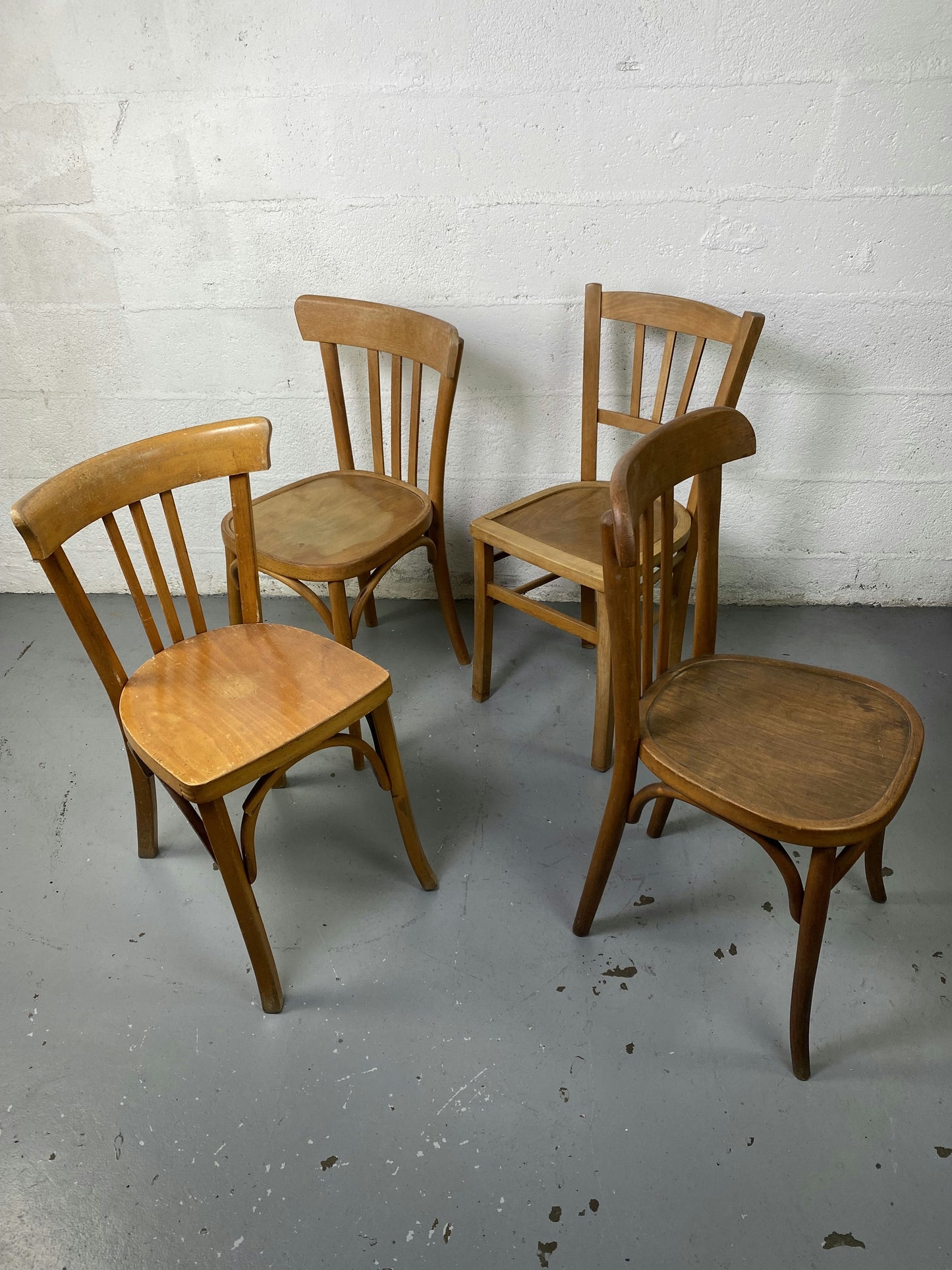 Lot de 4 chaises bistrot dépareillés