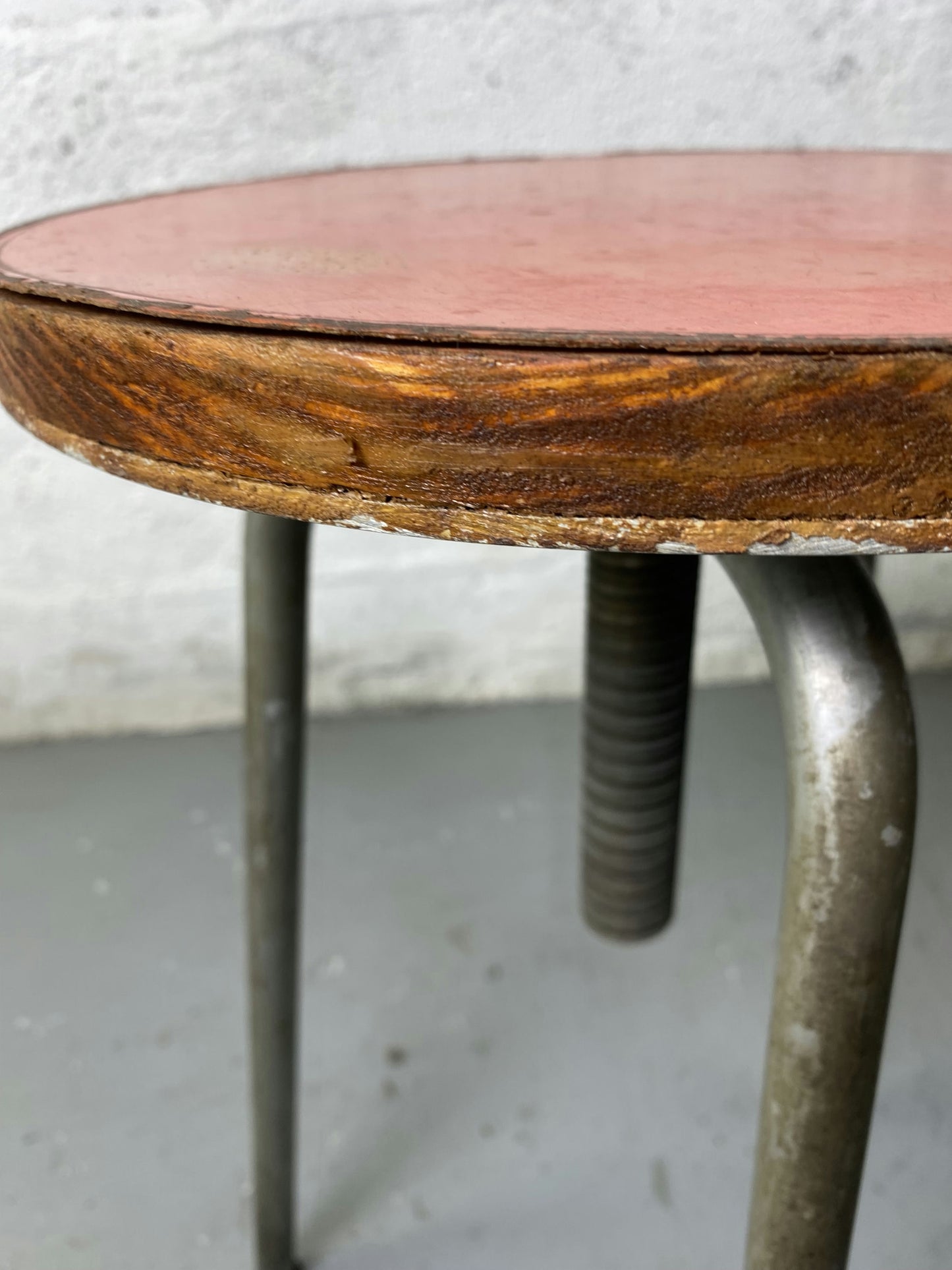 Tabouret Industriel tripode à Vis