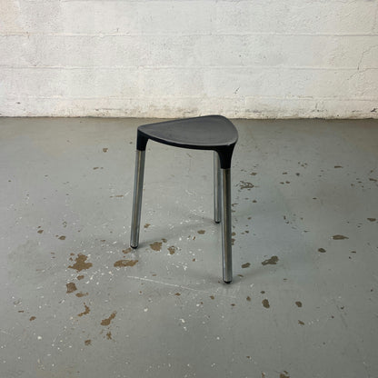 Tabouret tripode en métal YANNIS
