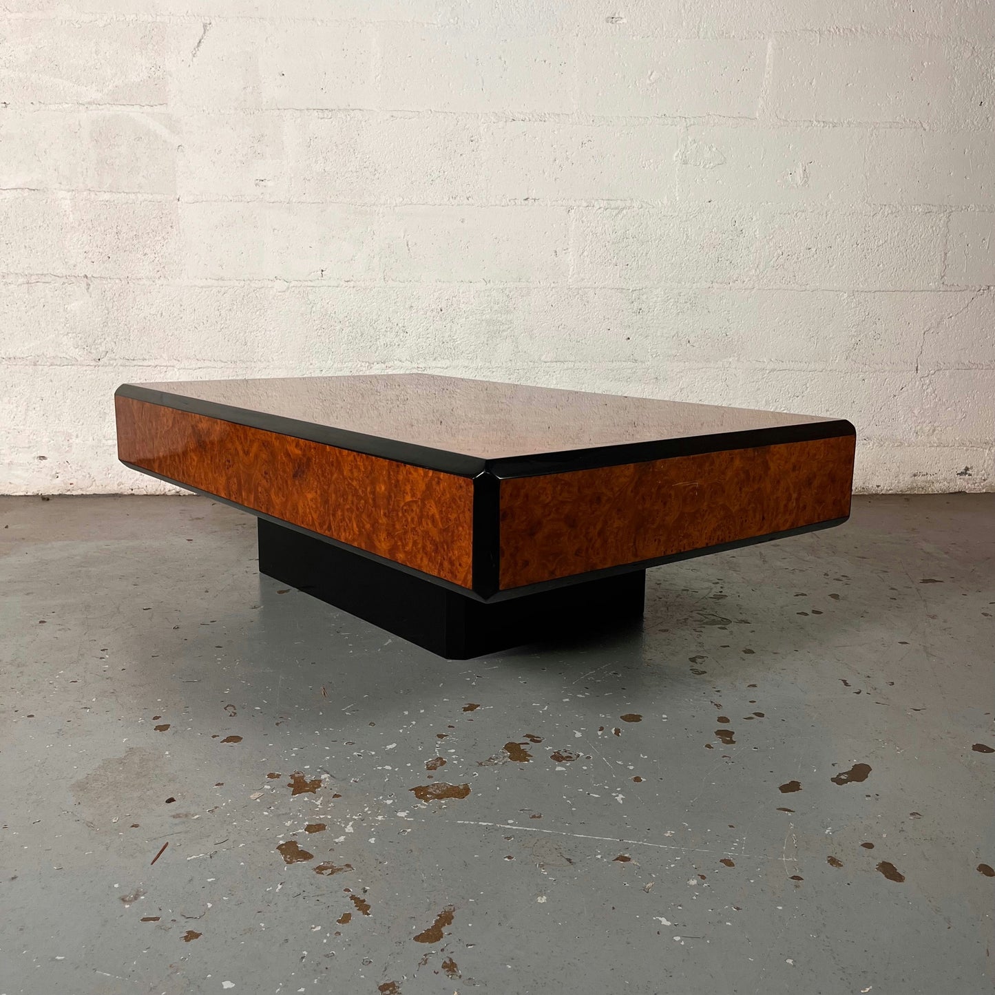Table basse effet loupe d'orme