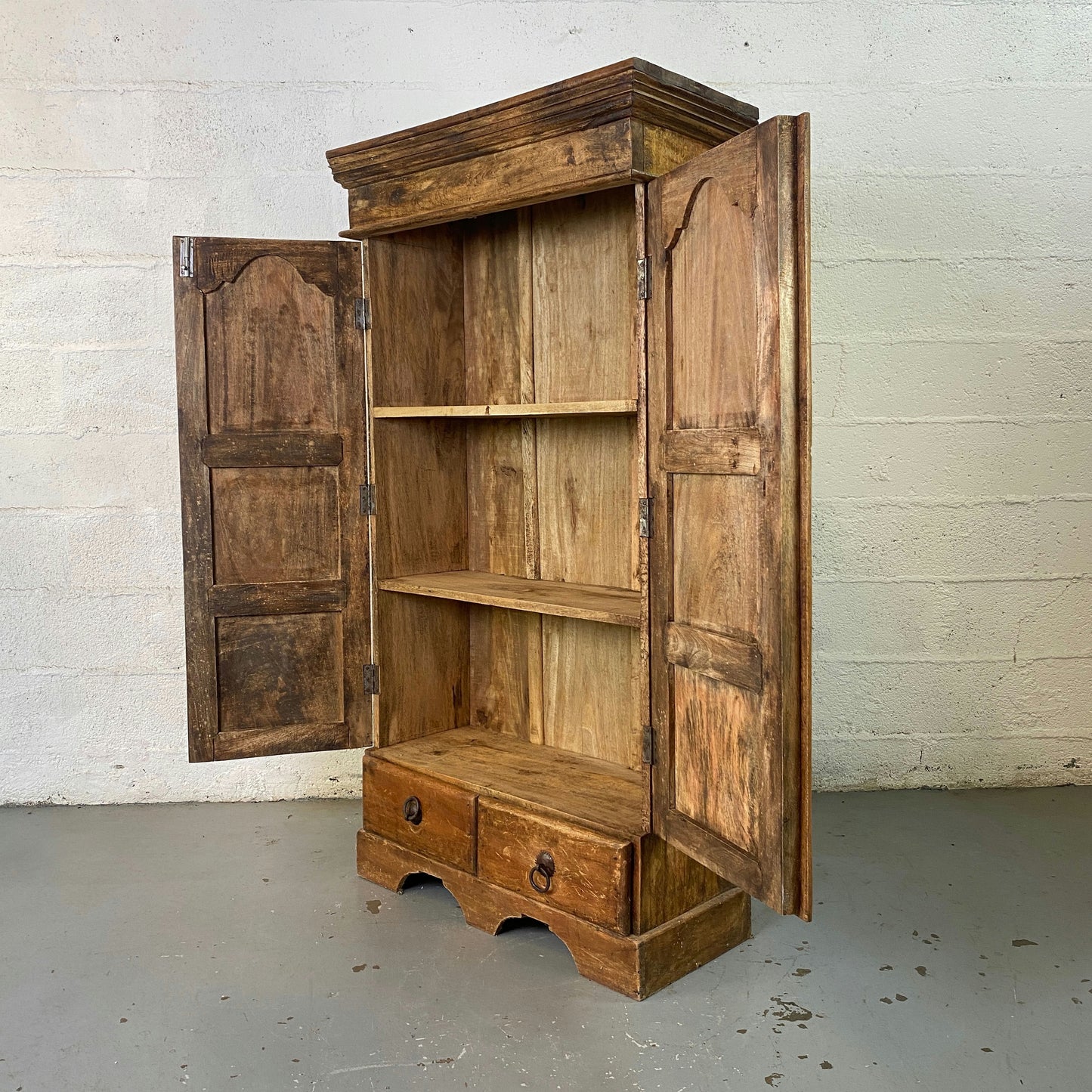 Ancienne armoire en bois