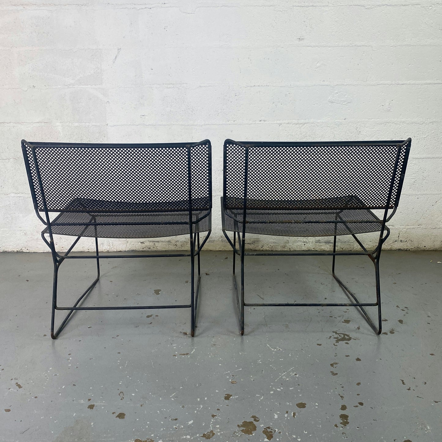Paire de fauteuils en métal perforé collection fil par François Azambourg