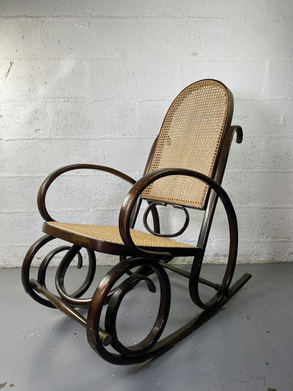 Rocking-chair Chair en bois et Cannage année 70