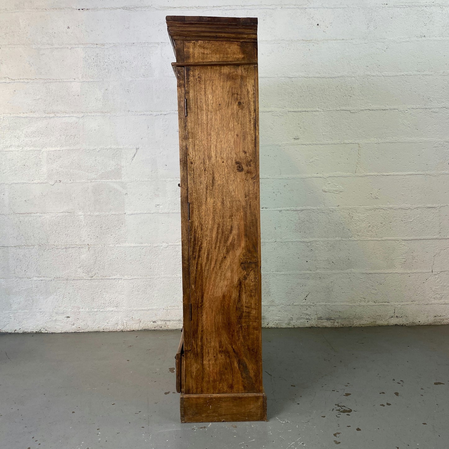 Ancienne armoire en bois