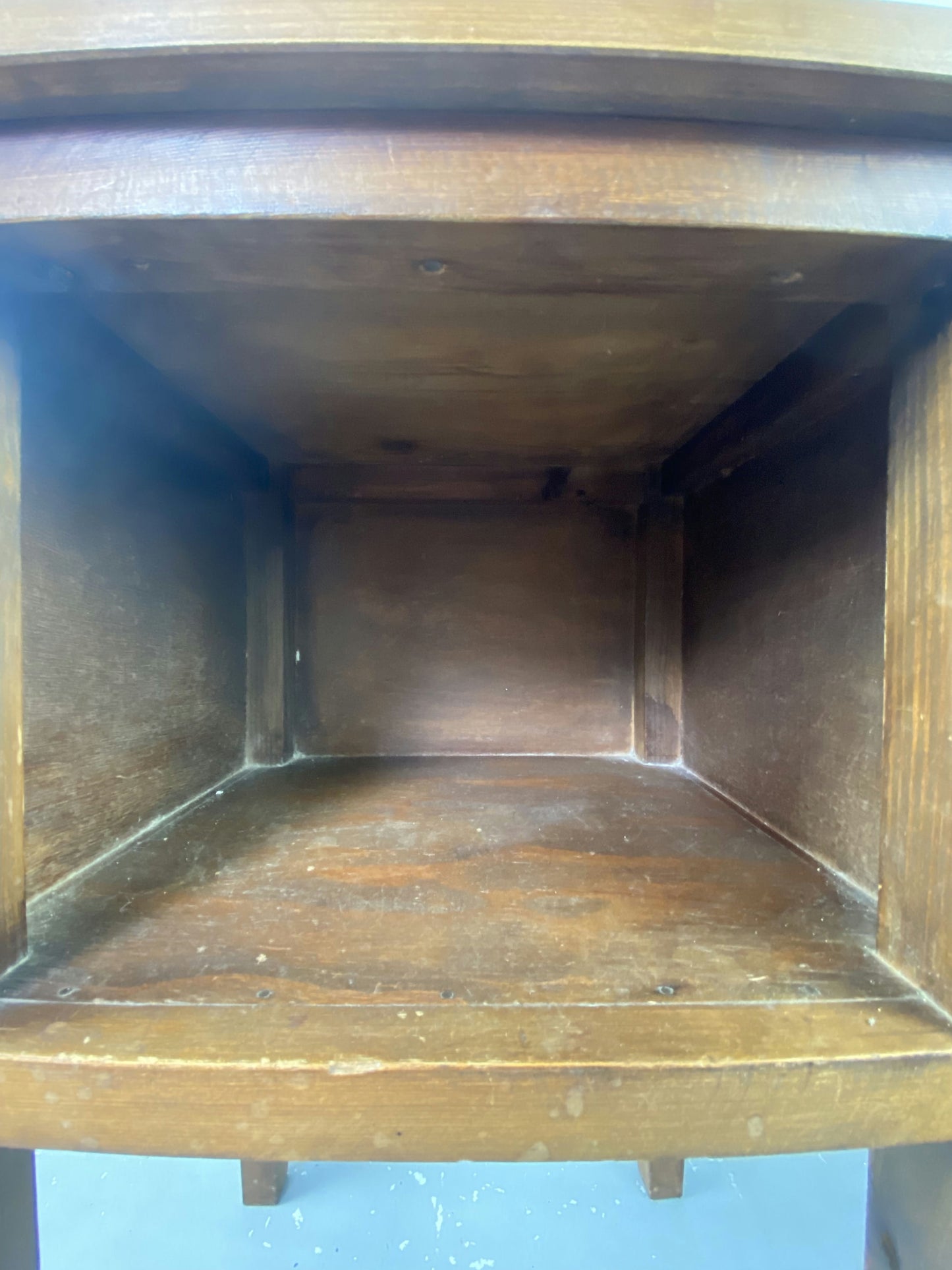 Table de chevet en bois