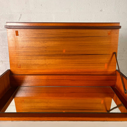 Commode en teck et formica blanc