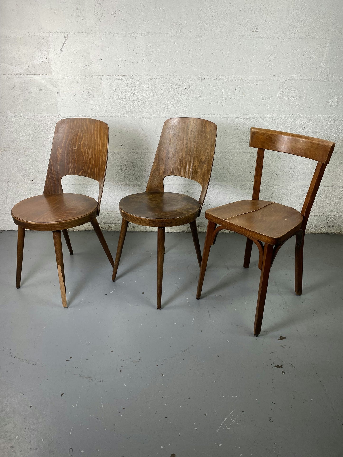 Lot de 3 chaises bistrot dépareillés et abîmés