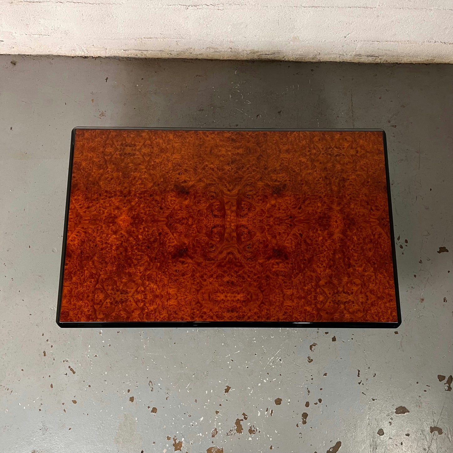 Table basse effet loupe d'orme