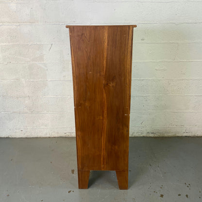 Chiffonnier en bois avec panier