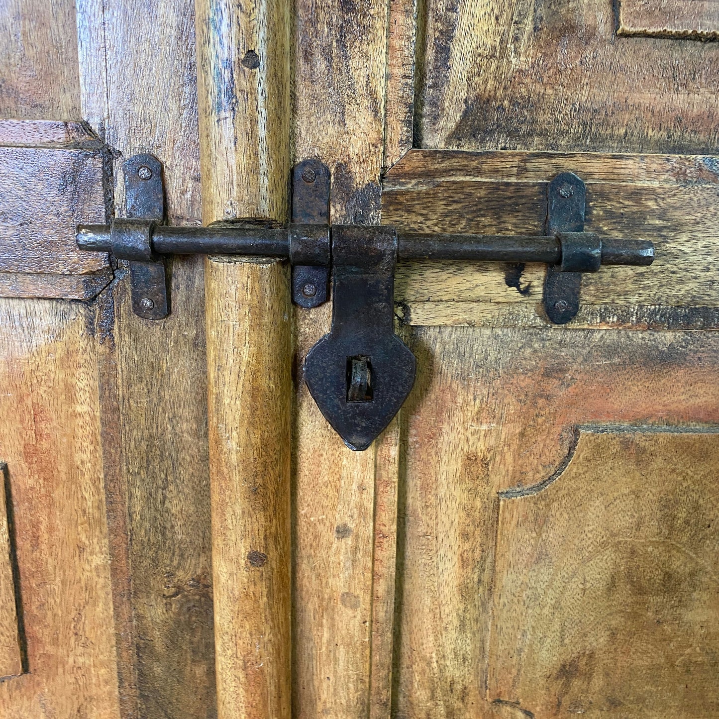 Ancienne armoire en bois