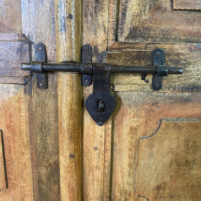 Ancienne armoire en bois