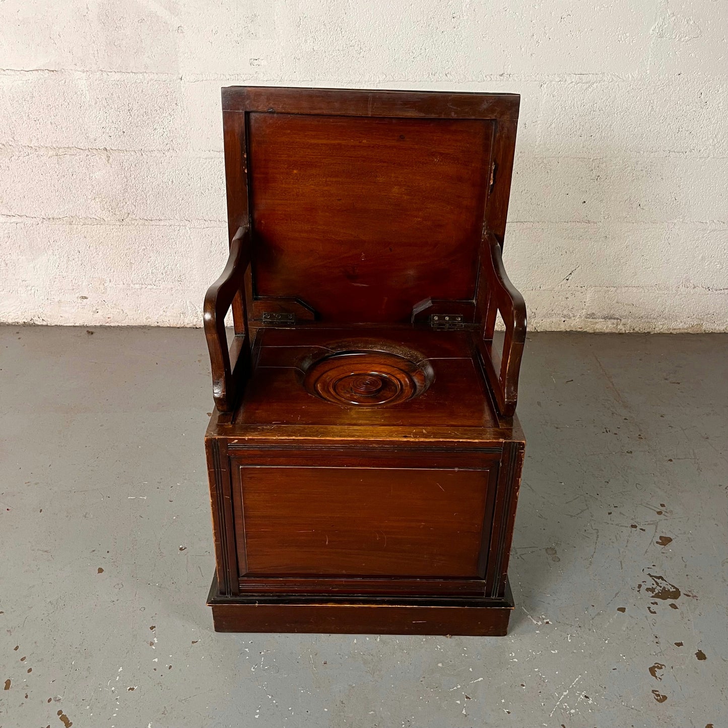 Chaise de commodité en bois