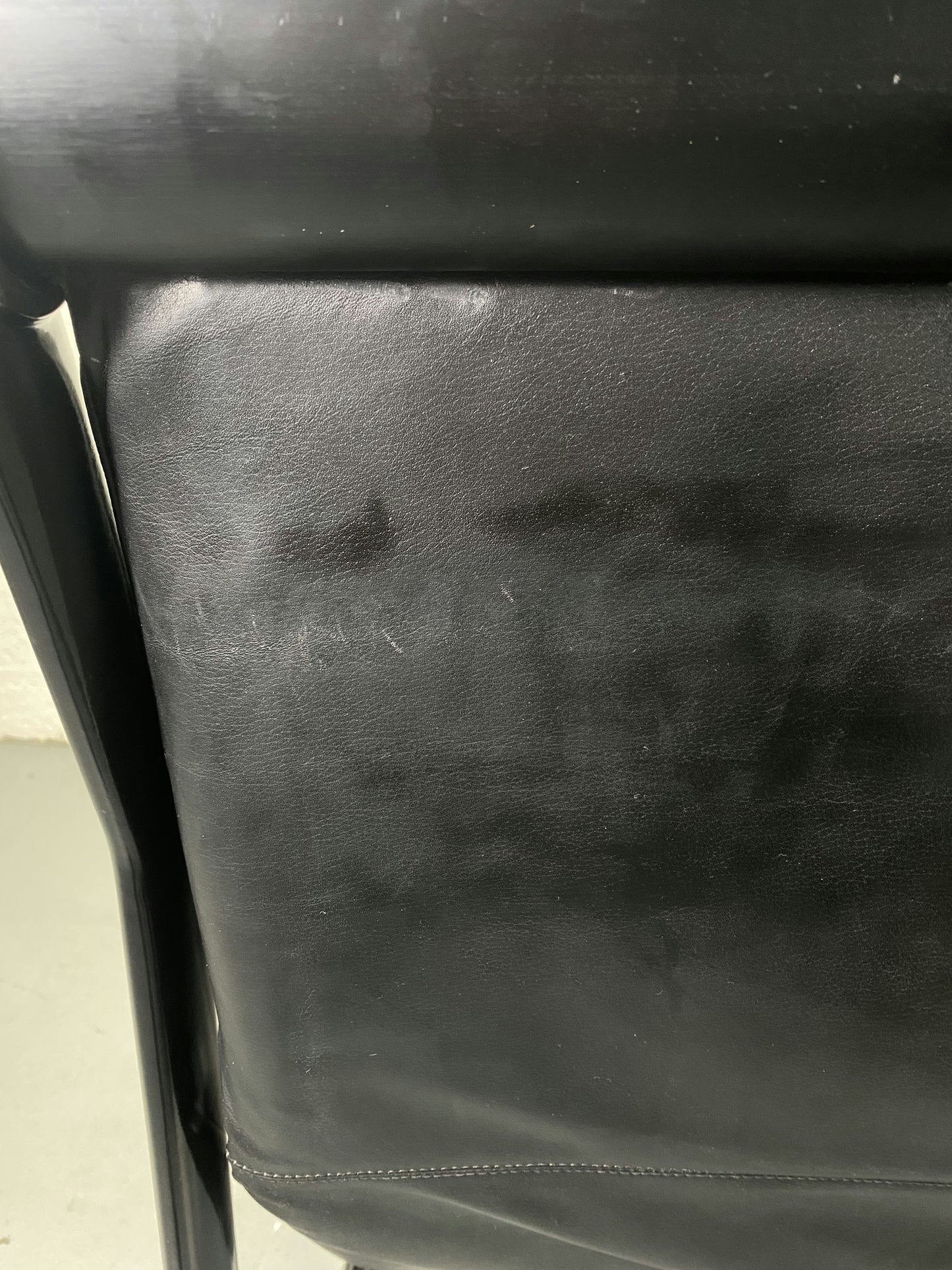 Fauteuil noir en cuir Knoll