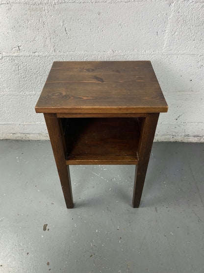 Table de chevet en bois