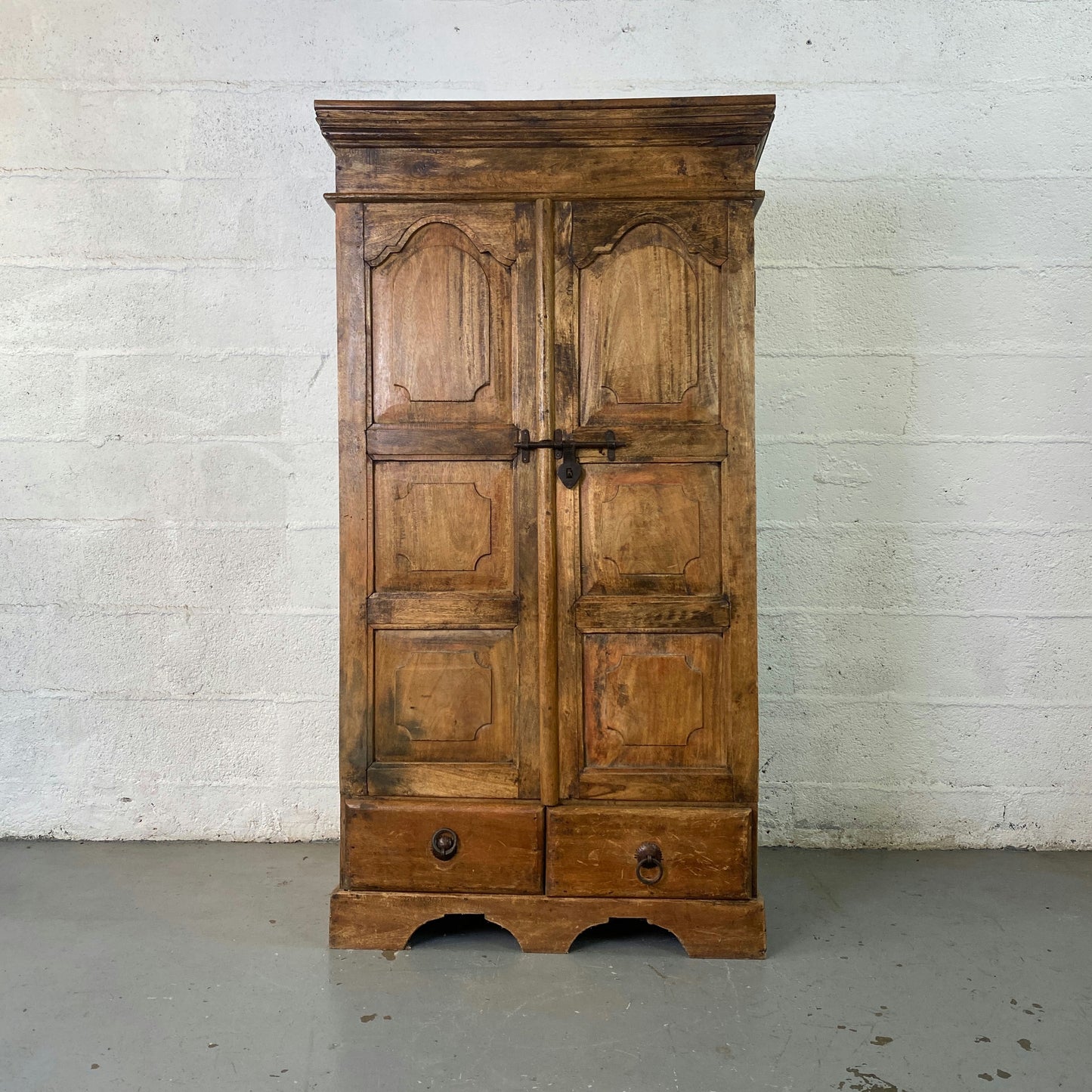 Ancienne armoire en bois