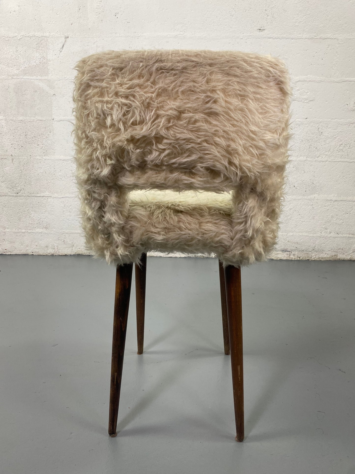 Chaise moumoute vintage année 70