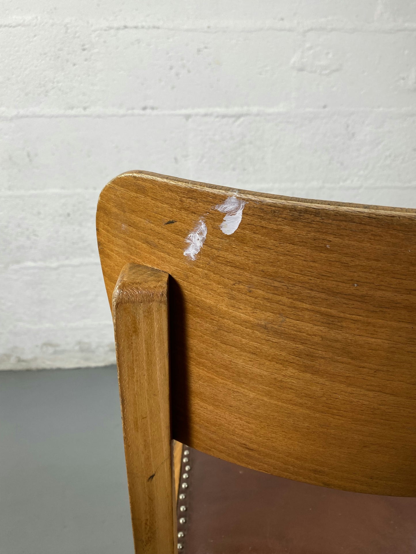 Paire de chaise en bois et cuir