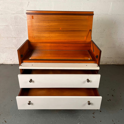 Commode en teck et formica blanc