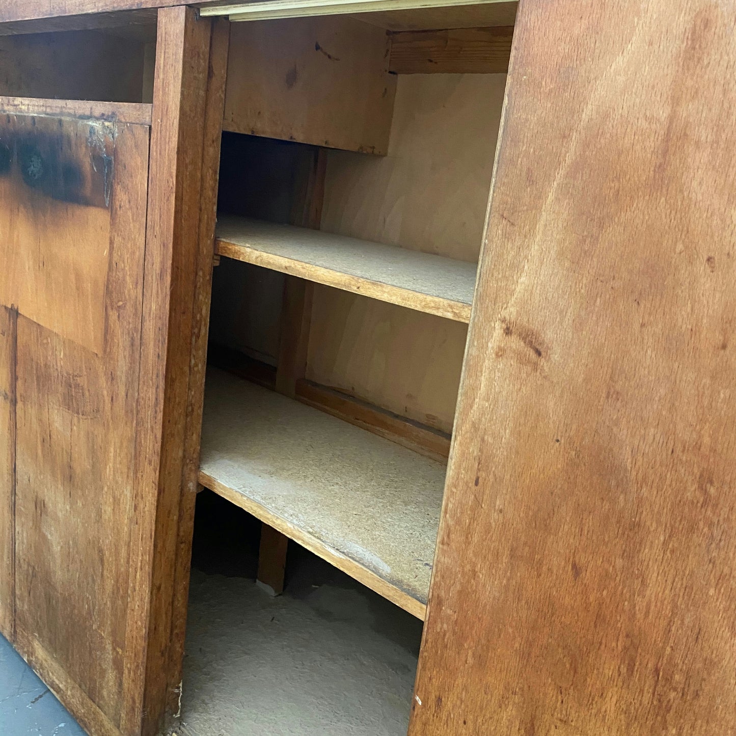 Comptoir avec banc et rangement