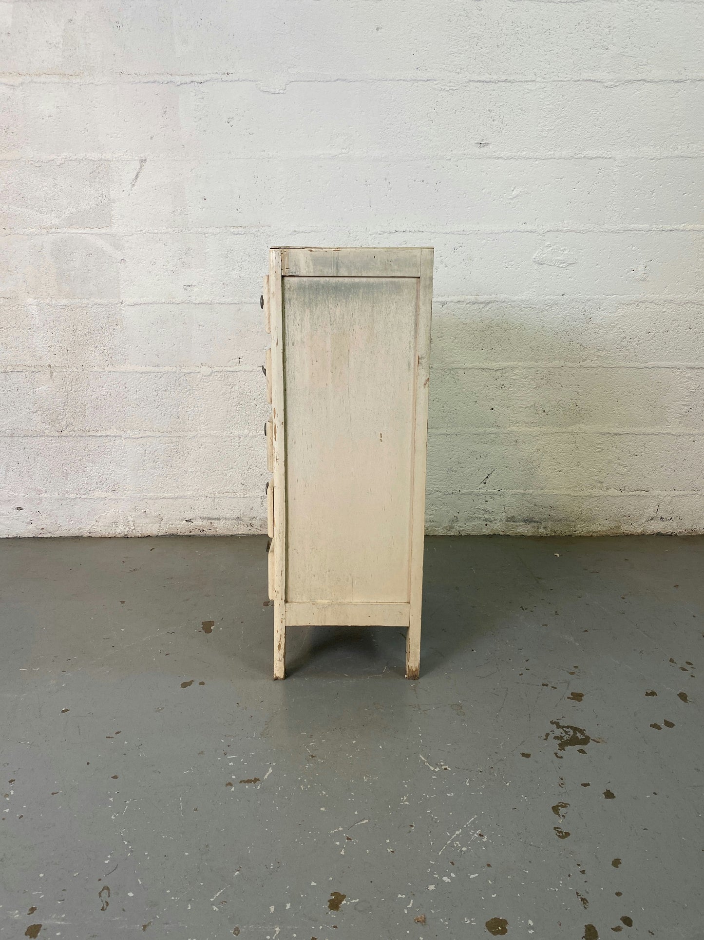 Chiffonier vintage