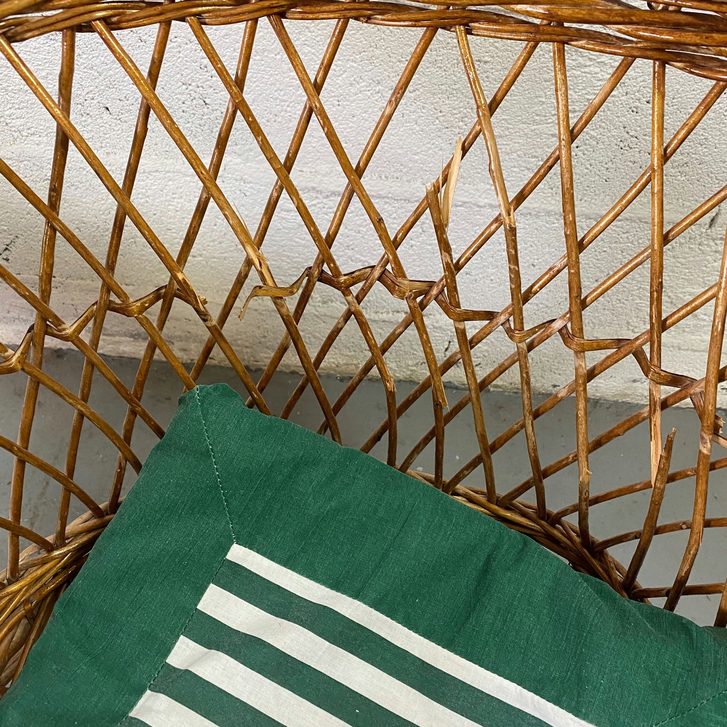 Lot de 4 fauteuils en rotin tressé