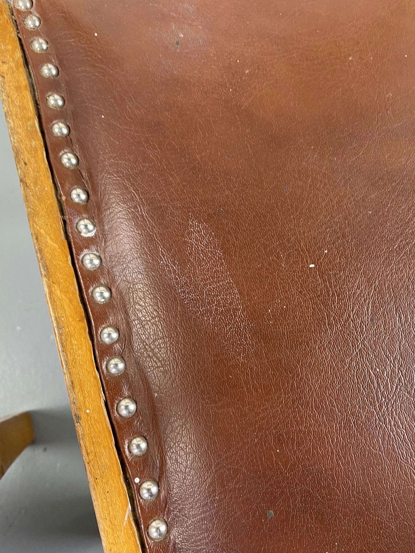 Paire de chaise en bois et cuir
