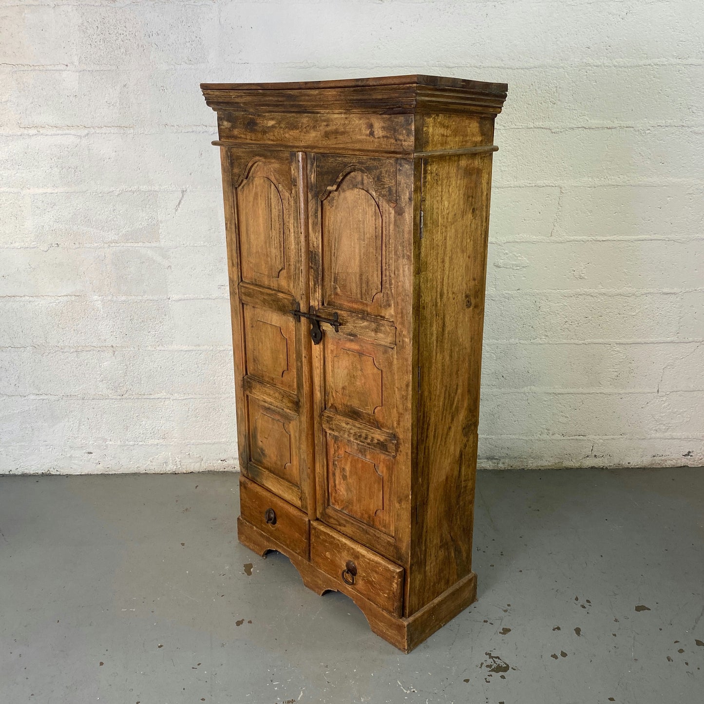 Ancienne armoire en bois