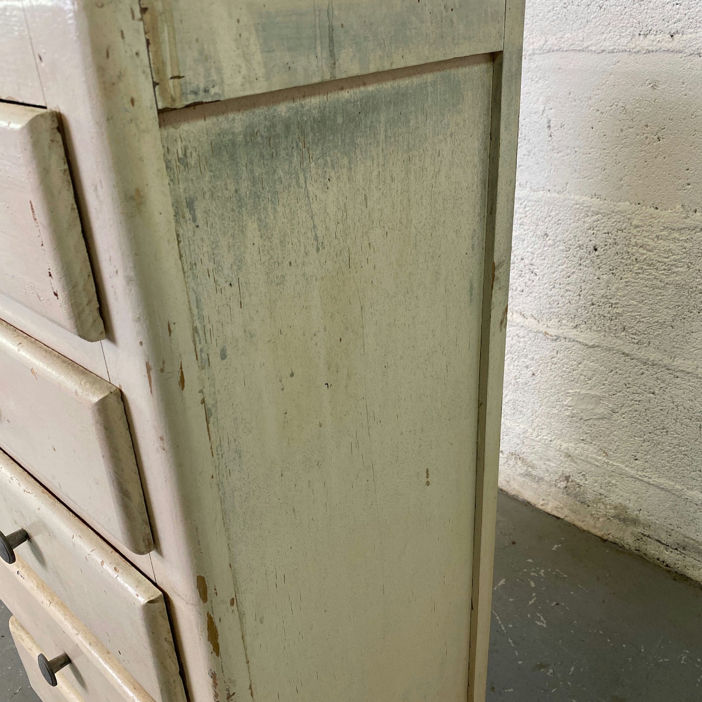 Chiffonier vintage