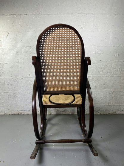 Rocking-chair Chair en bois et Cannage année 70