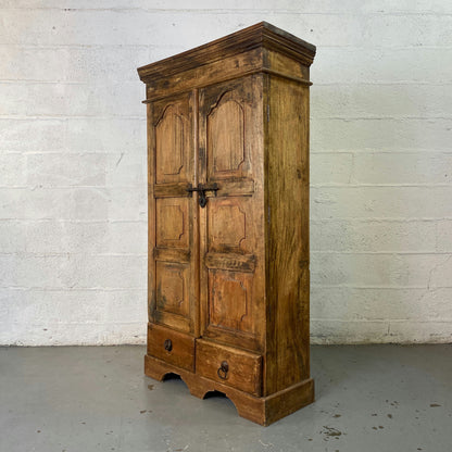 Ancienne armoire en bois
