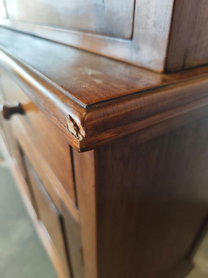 BIBLIOTHÈQUE deux corps en BOIS EXOTIQUE vitrées