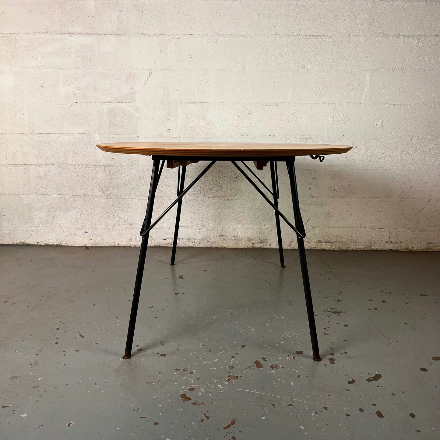 Table à manger ronde rallonge Gérard Guermonprez