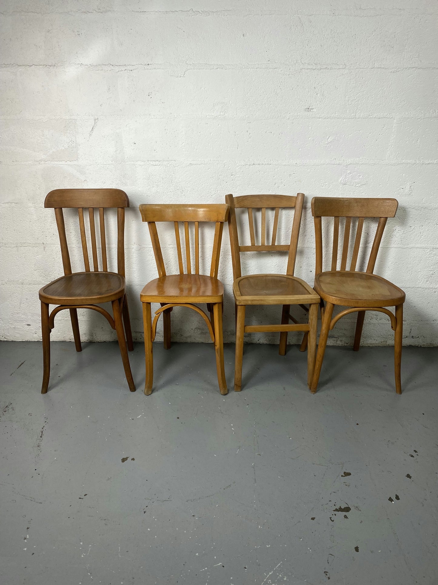 Lot de 4 chaises bistrot dépareillés