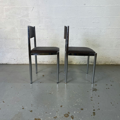Paire de chaises en cuir et métal chromé Collomb Création