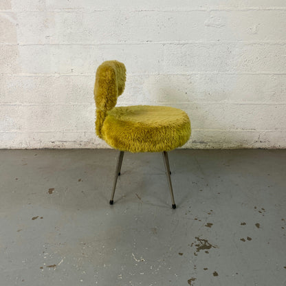 Chaise fourrure doré