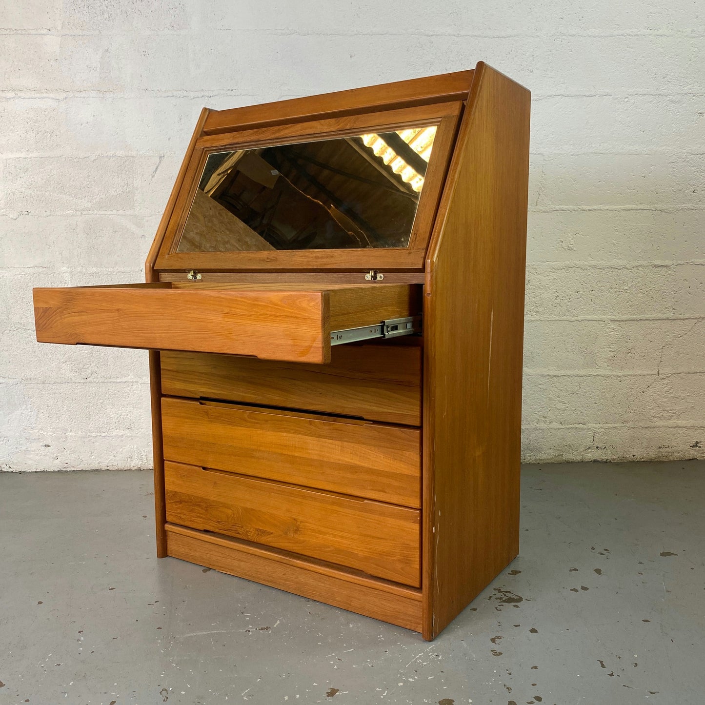 Secrétaire scandinave / coiffeuse