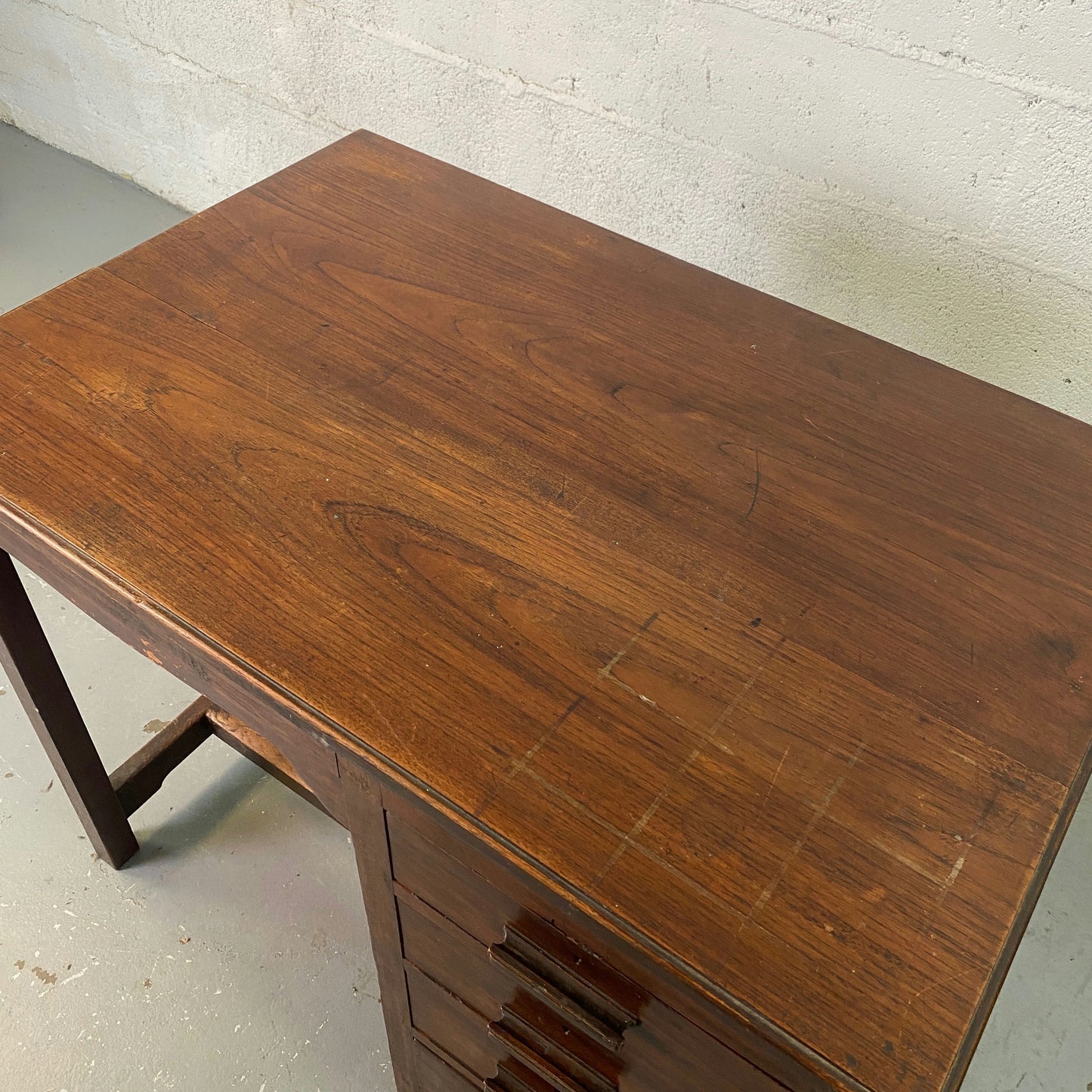 Bureau en bois 4 tiroirs