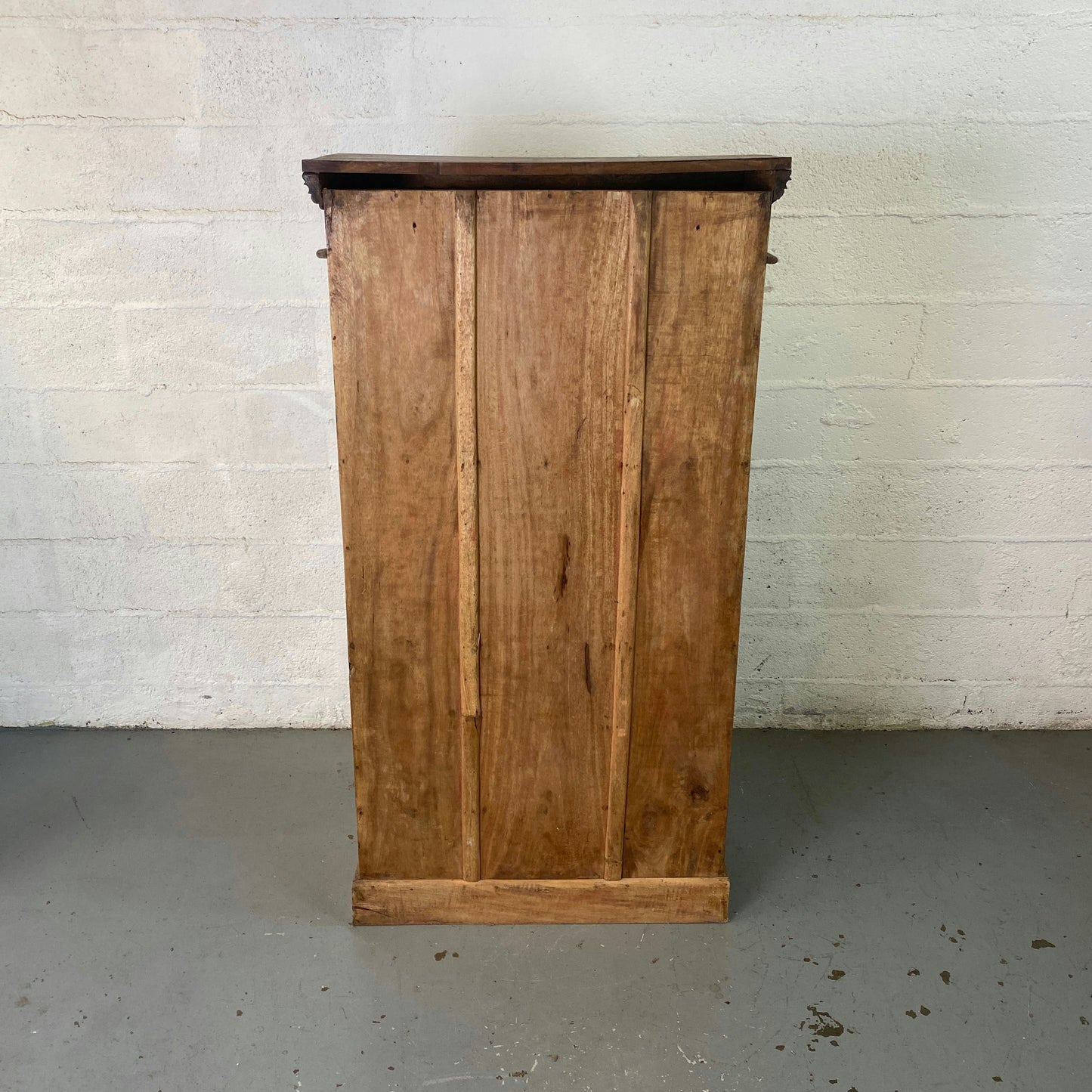 Ancienne armoire en bois