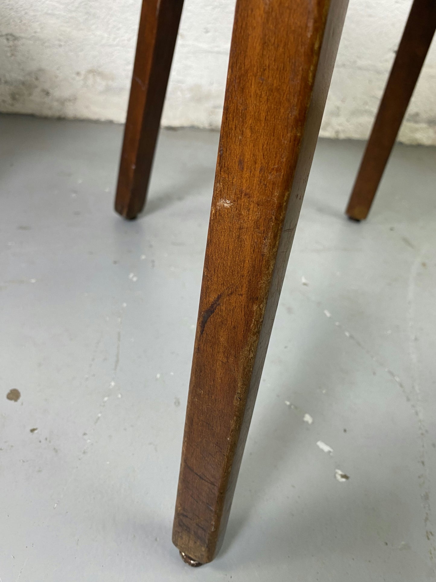 Lot de 3 chaises bistrot dépareillés et abîmés
