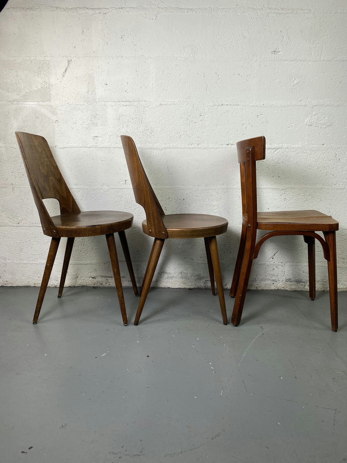 Lot de 3 chaises bistrot dépareillés et abîmés
