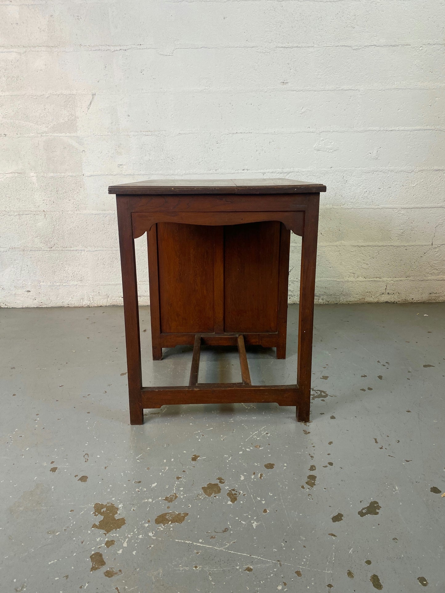 Bureau en bois 4 tiroirs