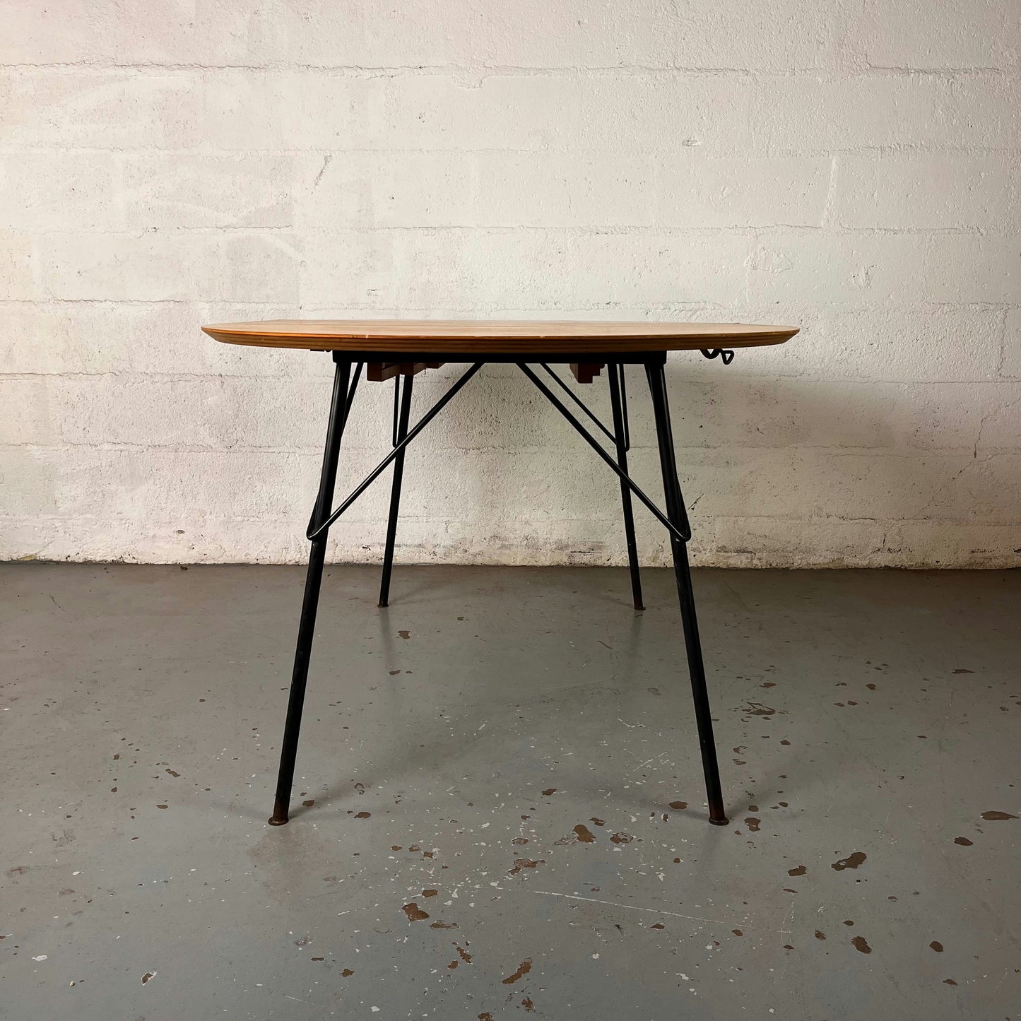 Table à manger ronde rallonge Gérard Guermonprez